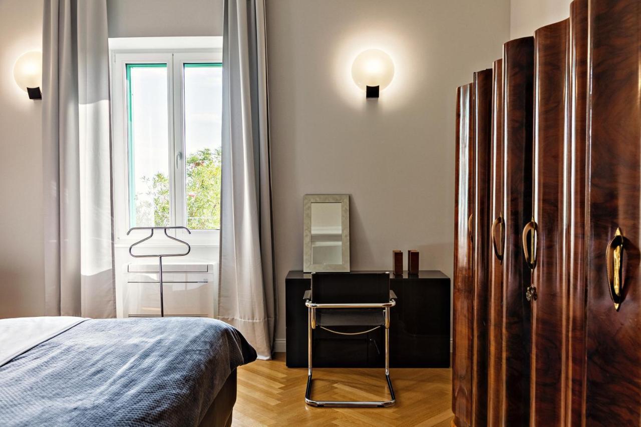 Deluxe Beachfront Apartment Klara, Lovran Eksteriør bilde