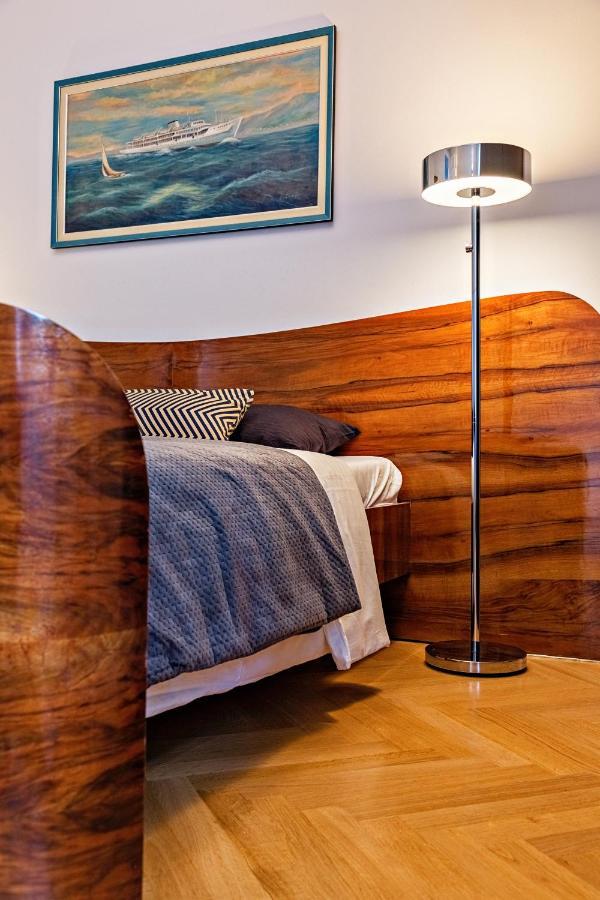 Deluxe Beachfront Apartment Klara, Lovran Eksteriør bilde